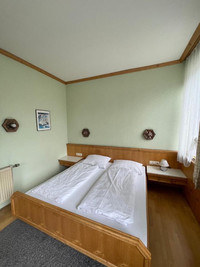 Kreuz! Einfach. Guenstig. Schlafen. Bed & Breakfast Улм Екстериор снимка